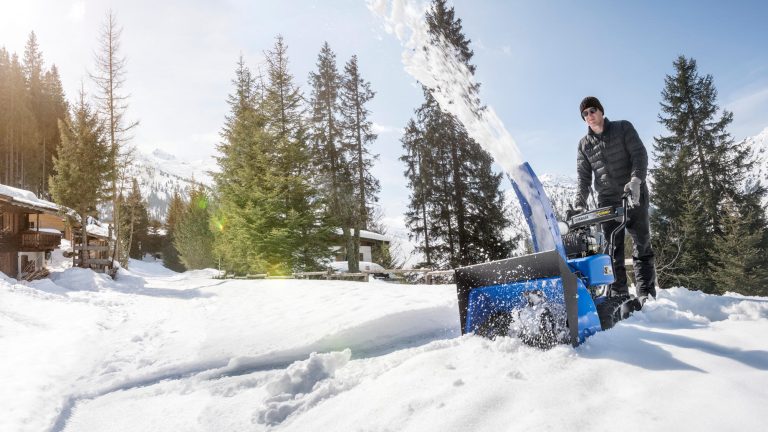 2016-Yamaha-YT660-EU-Blue-Action-001-03