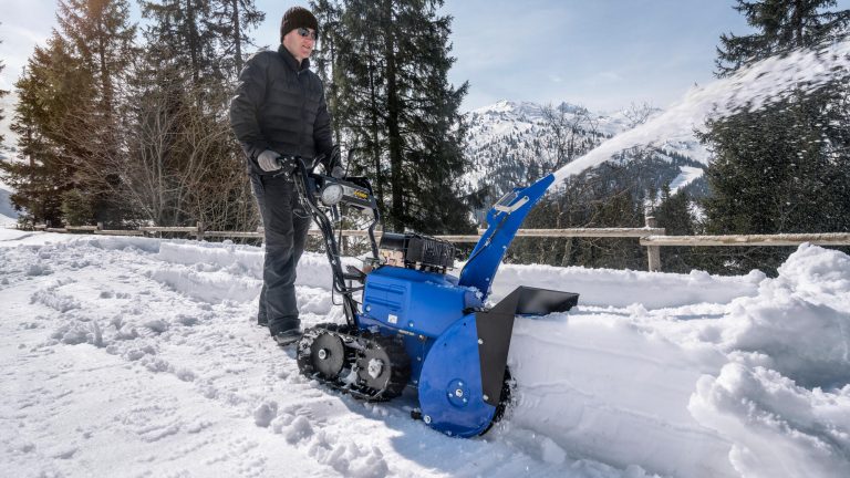 2016-Yamaha-YT660-EU-Blue-Action-004-03