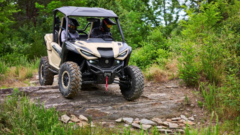 2023-Yamaha-YXE1000EW-23S-EU-Desert_Tan-Action-005-03