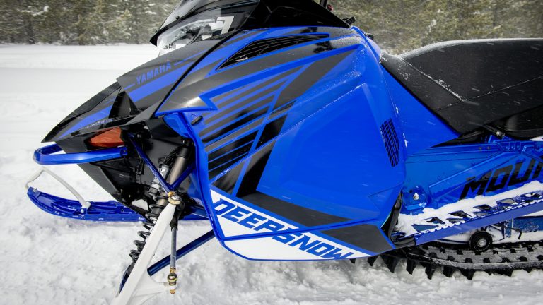 2024-Yamaha-MNTN-MAX-154-EU-Detail-001-03