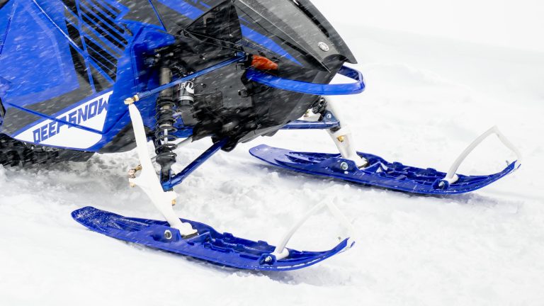 2024-Yamaha-MNTN-MAX-154-EU-Detail-006-03