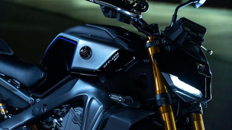 2024-Yamaha-MT09DX-EU-Detail-001-03