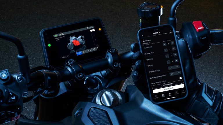2024-Yamaha-MT09DX-EU-Detail-002-03