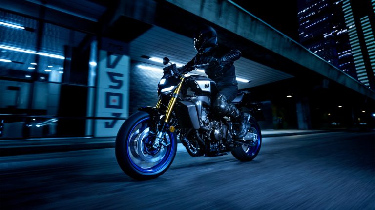 2024-Yamaha-MT09DX-EU-Icon_Performance-Action-004-03