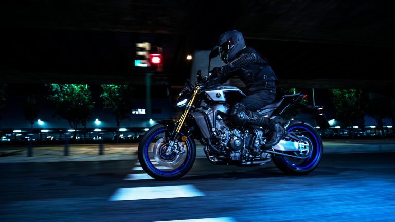 2024-Yamaha-MT09DX-EU-Icon_Performance-Action-009-03