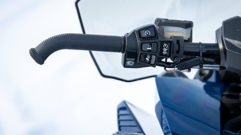 2024-Yamaha-SIDEWINDER-S-TX-EU-Detail-009-03