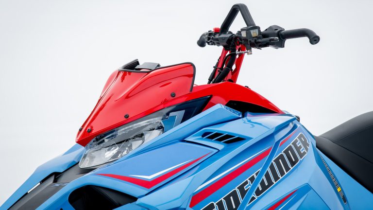 2024-Yamaha-SIDEWINDER-X-TX-EU-Detail-006-03