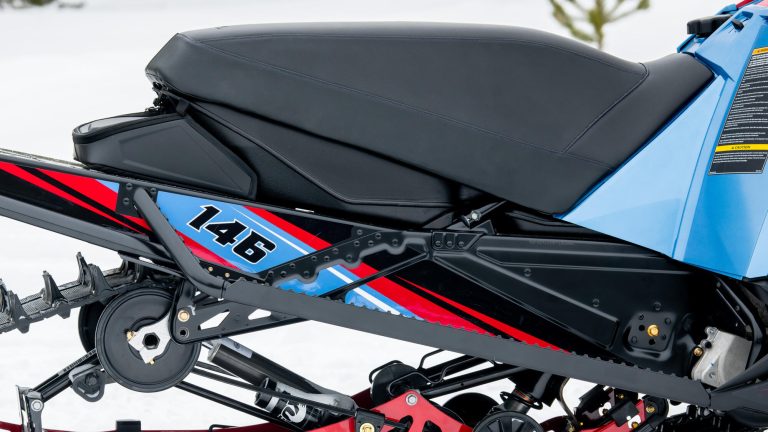 2024-Yamaha-SIDEWINDER-X-TX-EU-Detail-008-03