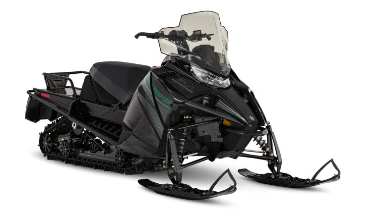 2024-Yamaha-SXMP800-EU-Yamaha_Black-Studio-001-03