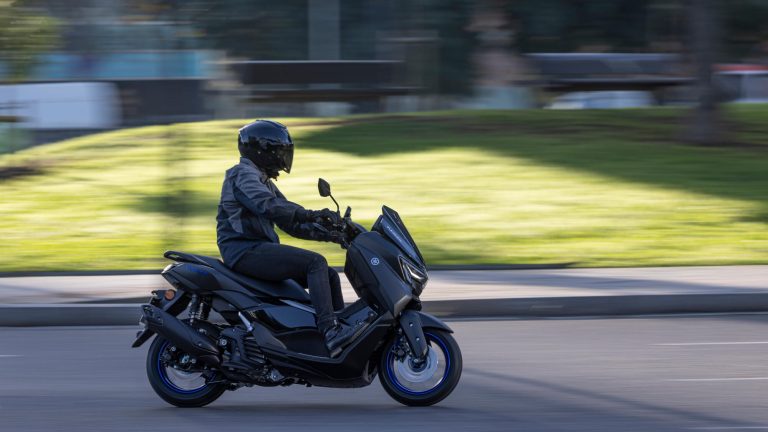 2025-Yamaha-G125YM-EU-Icon_Black_-Accessorized-detail-016-03