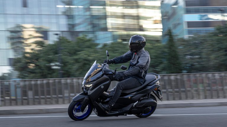 2025-Yamaha-G125YM-EU-Icon_Black_-Accessorized-detail-017-03