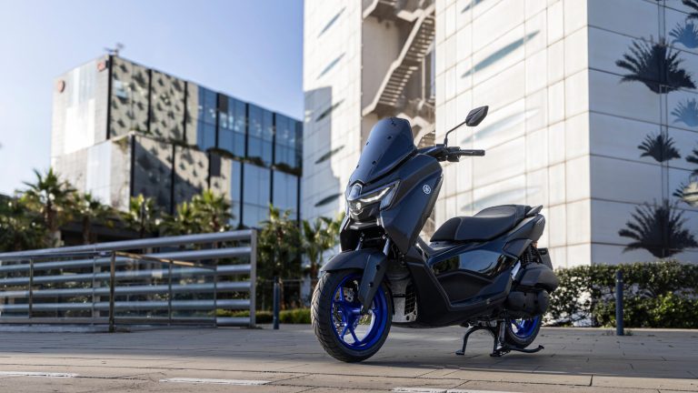 2025-Yamaha-G125YM-EU-Icon_Black_-Accessorized-detail-022-03