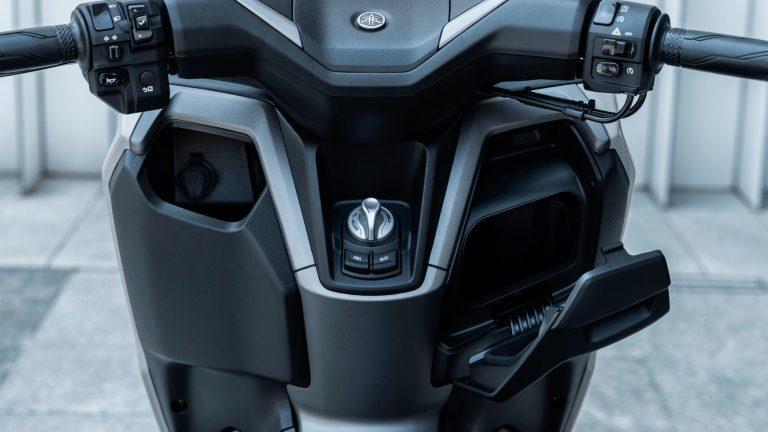 2025-Yamaha-G125YMSV-EU-Detail-010-03