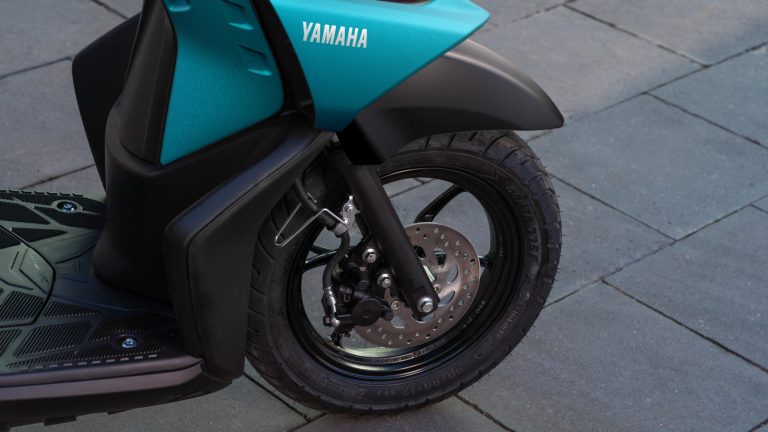 2025-Yamaha-LCG125-EU-NA-Detail-005-03