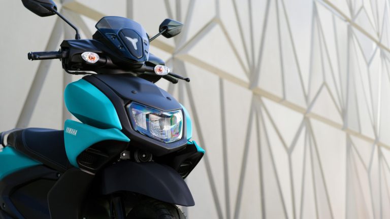 2025-Yamaha-LCG125-EU-NA-Detail-008-03