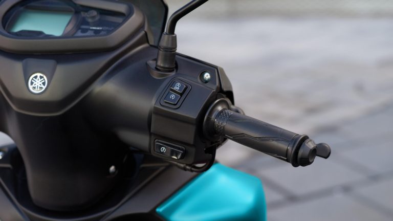 2025-Yamaha-LCG125-EU-NA-Detail-009-03