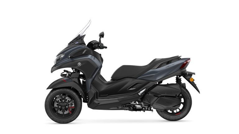 2025-Yamaha-LMW300YM-EU-Power_Grey-Studio-006-03