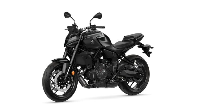 2025-Yamaha-MT07A-EU-Tech_Black-Studio-005-03