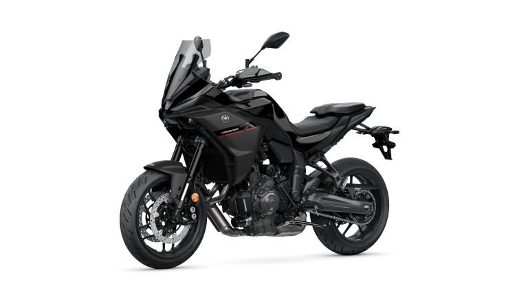 2025-Yamaha-MT07TR-EU-Midnight_Black-Studio-005-03