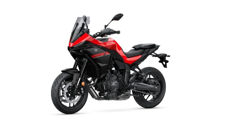 2025-Yamaha-MT07TR-EU-Redline-Studio-005-03