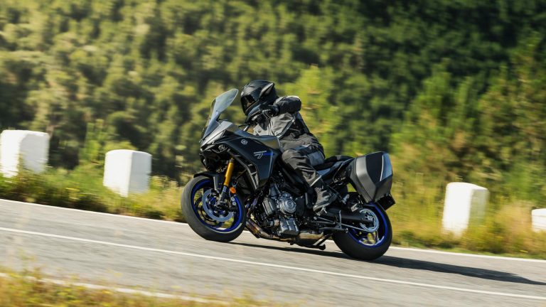 2025-Yamaha-MT07TRGT-EU-NA-Detail-001-03