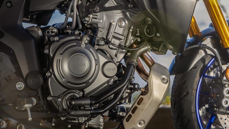 2025-Yamaha-MT07TRGT-EU-NA-Detail-010-03