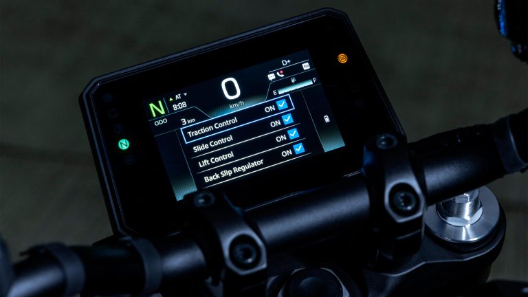 2025-Yamaha-MT09A-EU-Detail-005-03