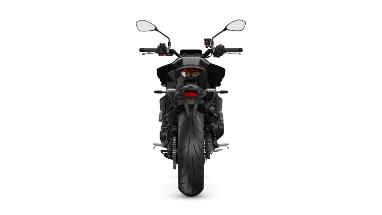 2025-Yamaha-MT09A-EU-Tech_Black-Studio-003-03