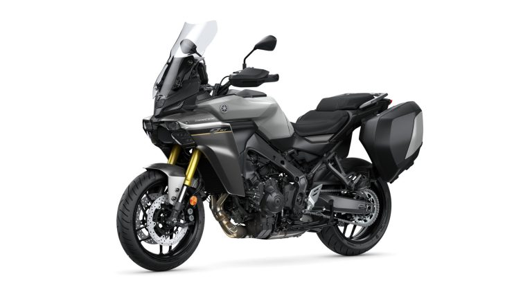 2025-Yamaha-MT09ATRDX-EU-Ceramic_Ice-Studio-007-03