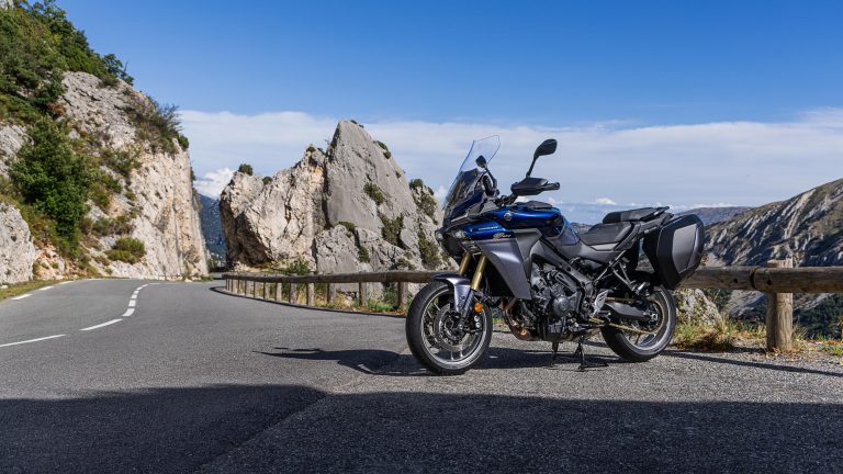 2025-Yamaha-MT09ATRDXCS-EU-Cobalt_Blue-Static-001-03
