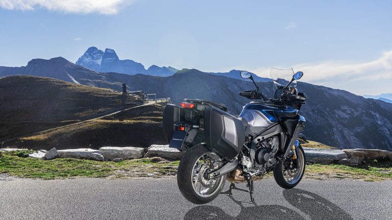 2025-Yamaha-MT09ATRDXCS-EU-Cobalt_Blue-Static-007-03