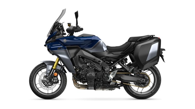 2025-Yamaha-MT09ATRDXCS-EU-Cobalt_Blue-Studio-006-03