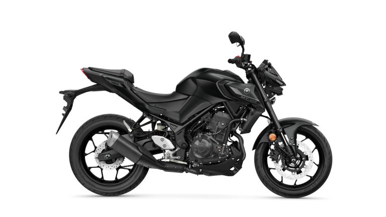 2025-Yamaha-MT320-EU-Midnight_Black-Studio-002-03