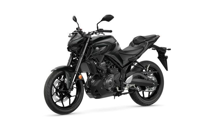 2025-Yamaha-MT320-EU-Midnight_Black-Studio-005-03