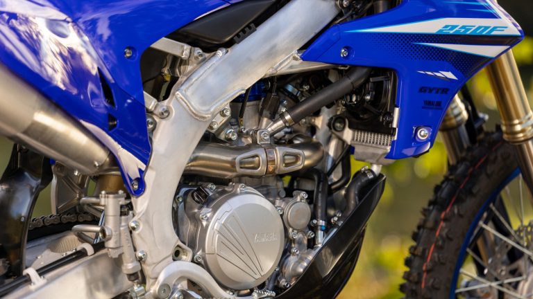 2025-Yamaha-WR250F-EU-Icon_Blue-Detail-001-03
