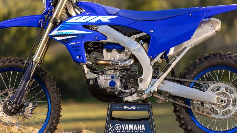 2025-Yamaha-WR250F-EU-Icon_Blue-Detail-002-03