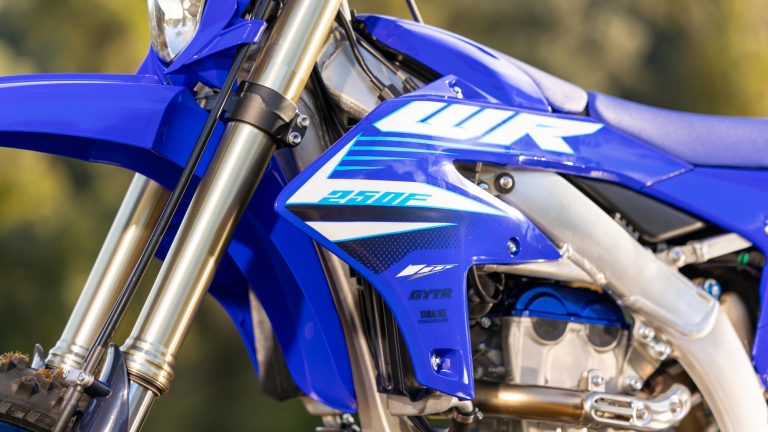 2025-Yamaha-WR250F-EU-Icon_Blue-Detail-004-03