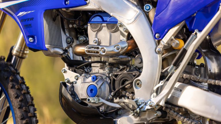 2025-Yamaha-WR250F-EU-Icon_Blue-Detail-007-03