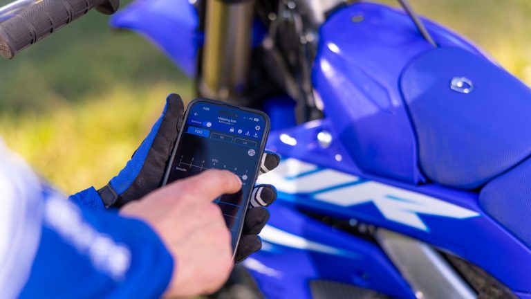 2025-Yamaha-WR250F-EU-Icon_Blue-Detail-010-03