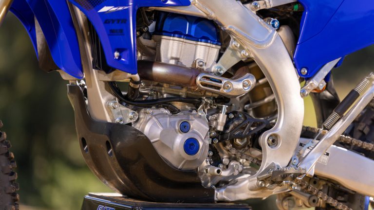 2025-Yamaha-WR450F-EU-Icon_Blue-Detail-004-03