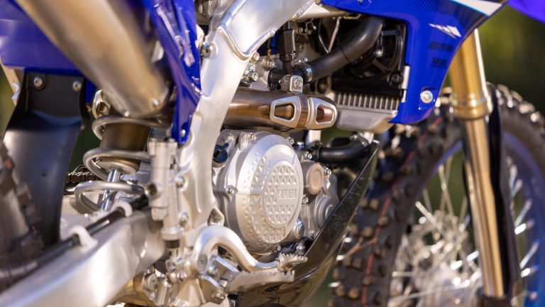 2025-Yamaha-WR450F-EU-Icon_Blue-Detail-005-03
