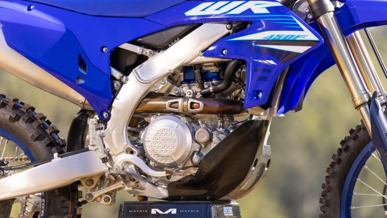 2025-Yamaha-WR450F-EU-Icon_Blue-Detail-006-03