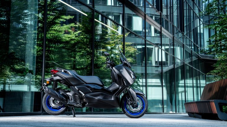2025-Yamaha-XMAX125A-EU-Icon_Black_-Static-004-03