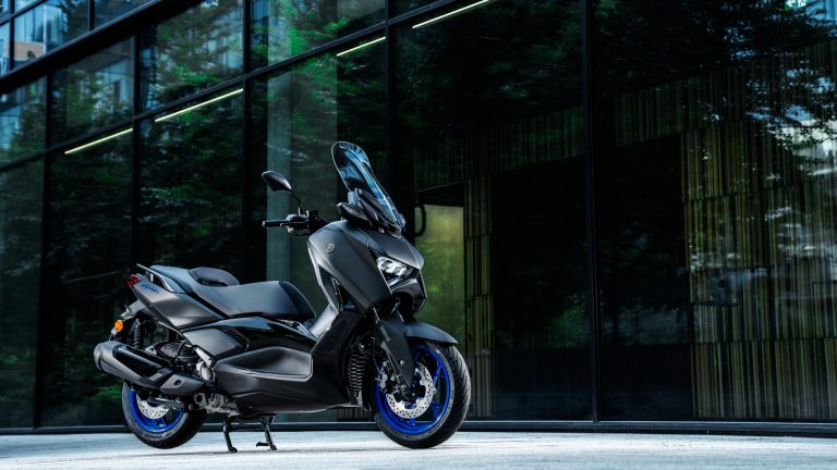 2025-Yamaha-XMAX300A-EU-Icon_Black_-Static-004-03