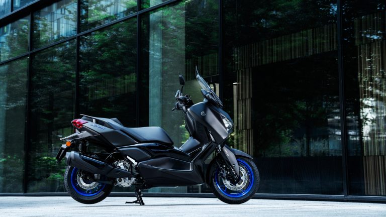 2025-Yamaha-XMAX300A-EU-Icon_Black_-Static-009-03