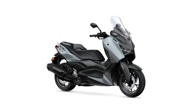 2025-Yamaha-XMAX300ASV-EU-Ceramic_Grey-360-Degrees-001-03