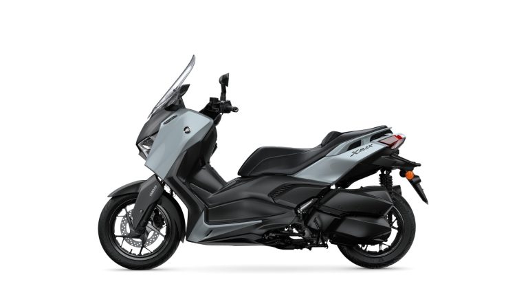 2025-Yamaha-XMAX300ASV-EU-Ceramic_Grey-Studio-006-03