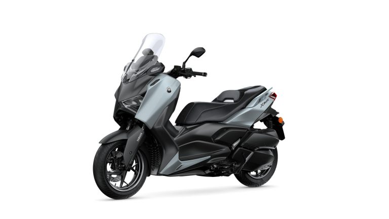 2025-Yamaha-XMAX300ASVH-EU-Ceramic_Grey-Studio-007-03