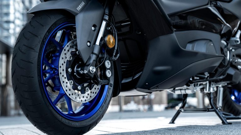 2025-Yamaha-XP500A-EU-Detail-002-03