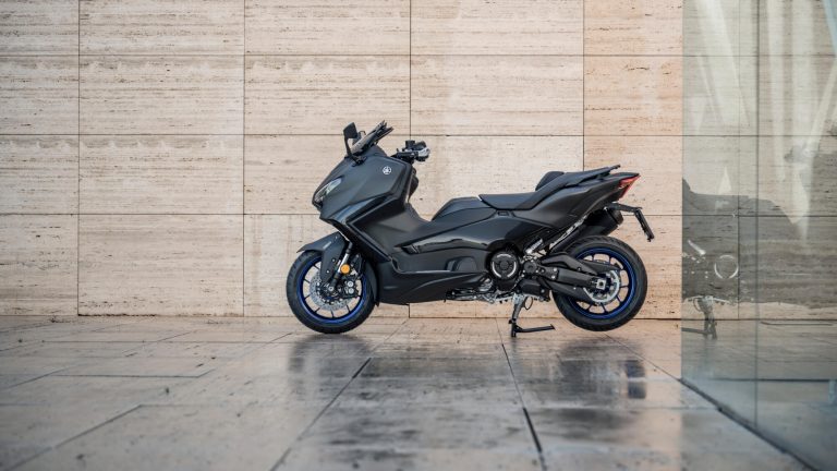 2025-Yamaha-XP500A-EU-Icon_Black_-Accessorized-detail-003-03